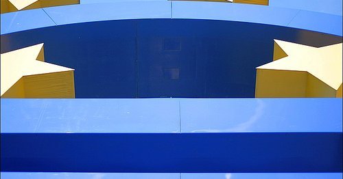 Noch immer am Abgrund (II)