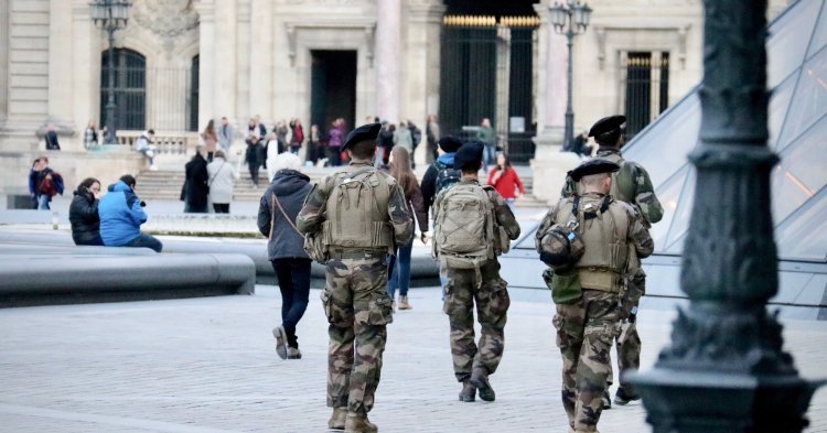 Terrorisme en Europe : bâtir des murs ou confier de nouvelles compétences à l'UE ? 