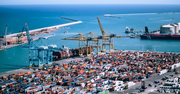 Comeback der Zölle: Wie eine CO2-Grenzabgabe Europas Finanzen (und das Klima) kurieren soll