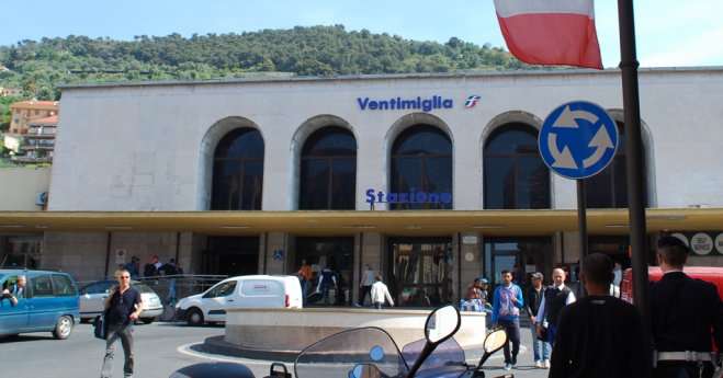 Transit station for the « human tsunami » 