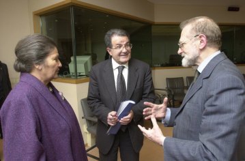 Les Jeunes Européens France soutiennent le député européen polonais Bronislaw Geremek