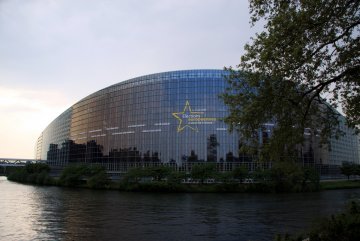 Kandidaten für die Wahl des Parlamentspräsidenten, Teil I: Eleonora Forenza und Gianni Pittella