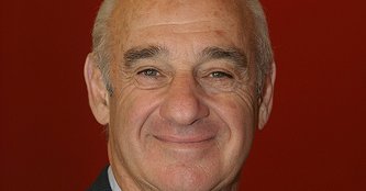 Henri Weber dessine le programme économique des socialistes pour l'Europe