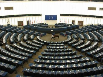 The European Parliament needs independence and a strong voice