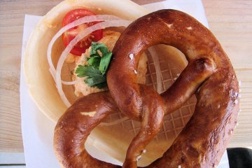 Ein Bayer in Frankreich – Beim Essen hört der Spaß auf !