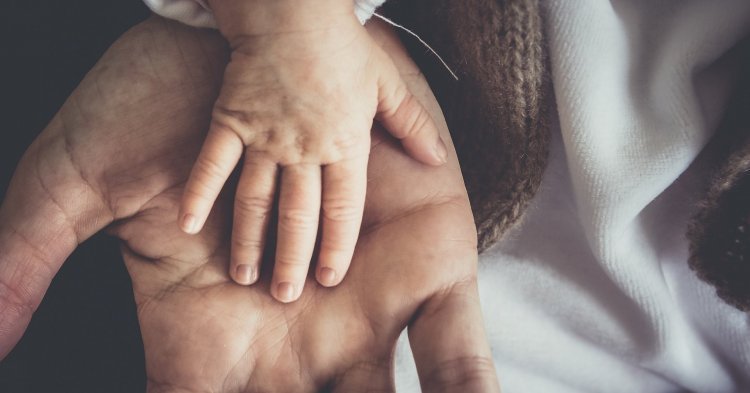 EU institutions reach agreement on a right to at least 10 days of paternity leave