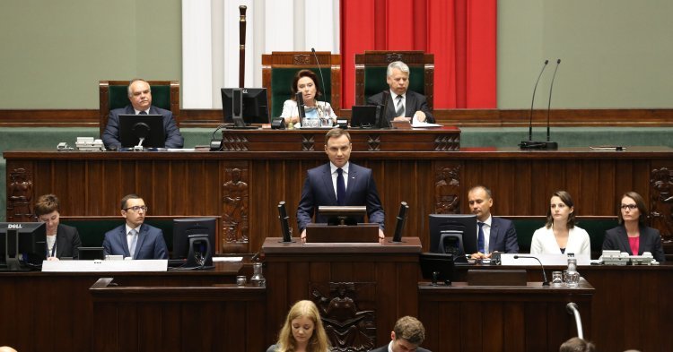 Élections législatives en Pologne : l'adhésion à l'euro divise
