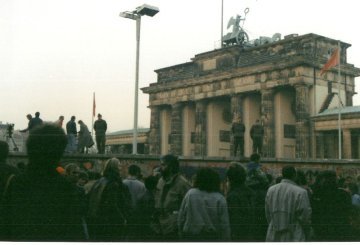 Il crollo del blocco comunista Est-Europeo : il ritorno di Yalta e la difficile riappacificazione