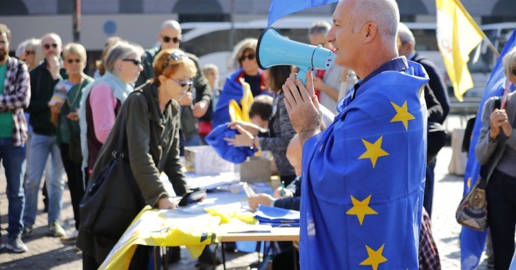 Europeans demonstrate for openness and unity on 13 October