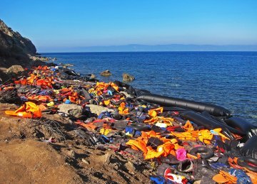 Migration in the Mediterranean : between myth and reality