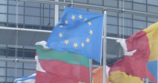 Au Parlement européen à Strasbourg, le drapeau européen est à l'envers