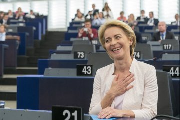 Per un suicidio programmato della neonata Commissione UE