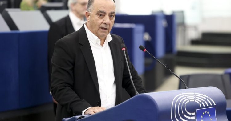 Le parlement européen, défenseur des journalistes couvrant le conflit russo-ukrainien