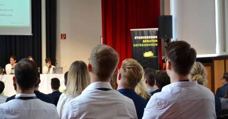 Studentische Unternehmensberatung - ein Selbstversuch 