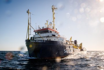 Tra il mare e l'Europa : il lungo viaggio di un fallimento