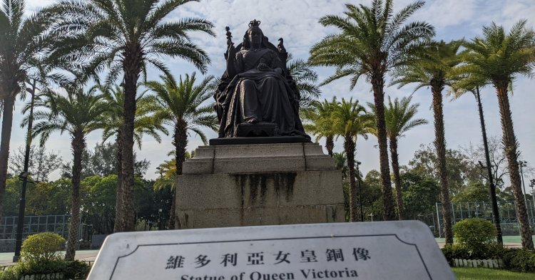 (2/4) - HONG KONG ET L'EUROPE