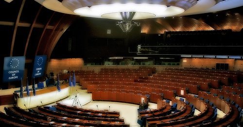 Questions sur une future adhésion de l'UE à la Convention Européenne des Droits de l'Homme
