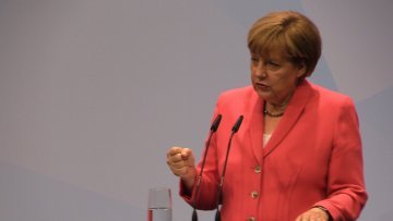 Von der Willkommenskultur auf die Abschiebebank