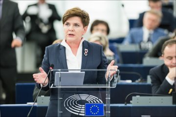 Poland's tricky political turn : Rule of law and media freedom endangered ?