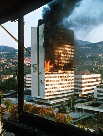 20 Years After Sarajevo's Siege : Peace Holds, but Conflict Continues