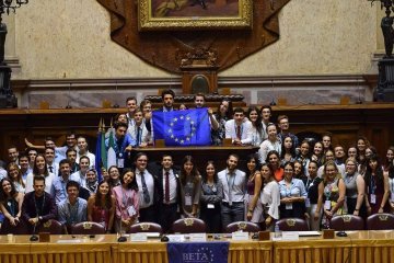 MEU Lisboa junta Europeus no Parlamento português
