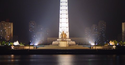 De Berlin à Piongyang : L'art et les dictatures 