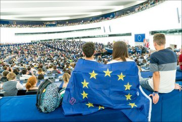 Creating a European space of debate: Europeanising the European elections