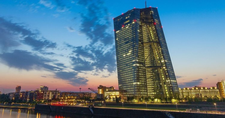 L'atonie de la croissance se confirme, la BCE enclenche enfin l'augmentation de ses taux d'intérêt