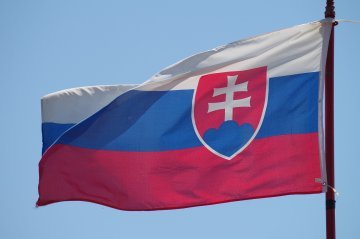 “Slováci ožijú” : histoire du drapeau de la Slovaquie 
