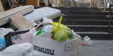 Naples, the Mafia and the garbage