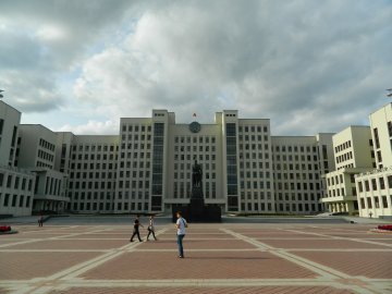 Wahlen in Weißrussland: Oppositionelle gewinnen Sitze