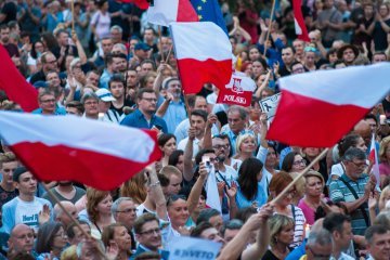 Roubar liberdades e sair impune com isso: os direitos reprodutivos e o Estado de Direito na Polônia