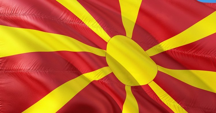 « Denes nad Makedonija » : Histoire du drapeau de la Macédoine du Nord