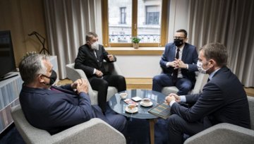 Réseaux sociaux : la liberté viendra-t-elle de l'Est ?