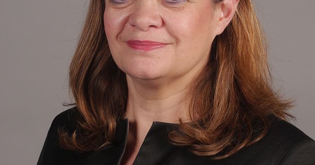 Isabelle Thomas : « La priorité est de mettre fin au dumping social, à la fois à l'intérieur mais aussi vers l'extérieur de l'Europe »