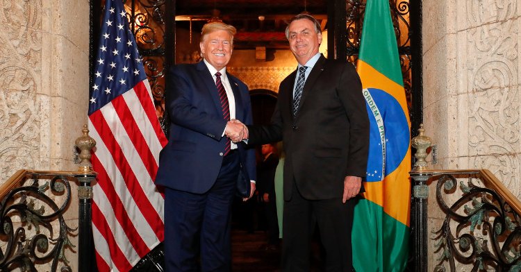 Il gaslighting in Bolsonaro e Trump: un pericolo per la democrazia?