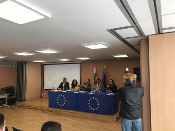 Politicians underline Bulgaria's commitment to Europe at election talk in Sofia
