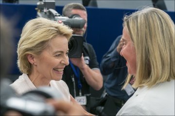 Ursula Von der Layen detta la linea all'UE
