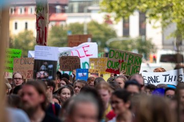 Blocage des lycées en France : la colère des lycéens gronde aussi en Europe