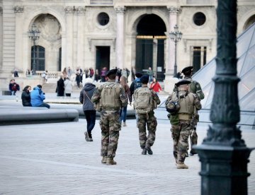 Terrorisme en Europe : bâtir des murs ou confier de nouvelles compétences à l'UE ? 