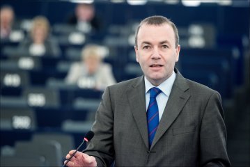 Manfred Weber doit-il se tourner vers la gauche ?