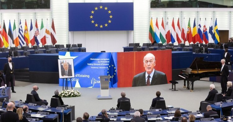 L'Europa dice un “Au-revoir” a Valéry Giscard d'Estaing